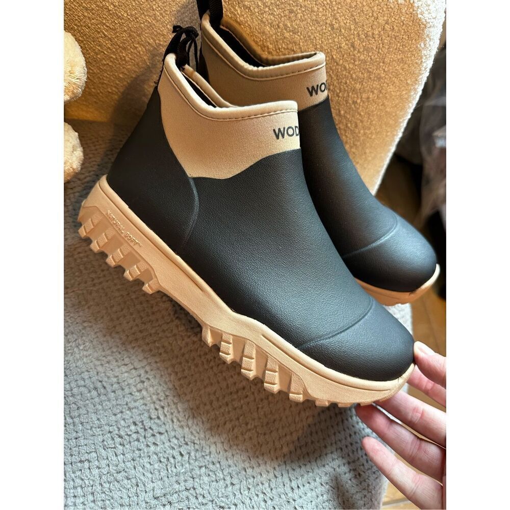NWT Woden Irene Rubber Waterproof Black Tan Minimalist Women Boot Size 5.5